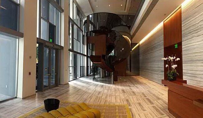 Building Photo - 1300 Brickell Bay Dr