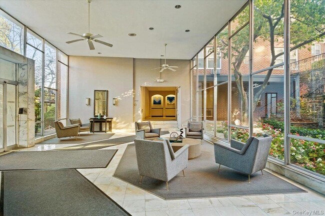 Foto del edificio - 281 Garth Rd
