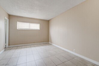 Building Photo - 698 Northrop Ave