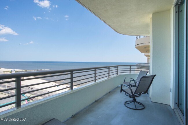 Building Photo - 2060 Beach Blvd