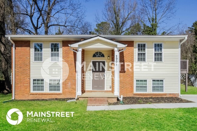 Building Photo - 2901 Cambridge Dr SW