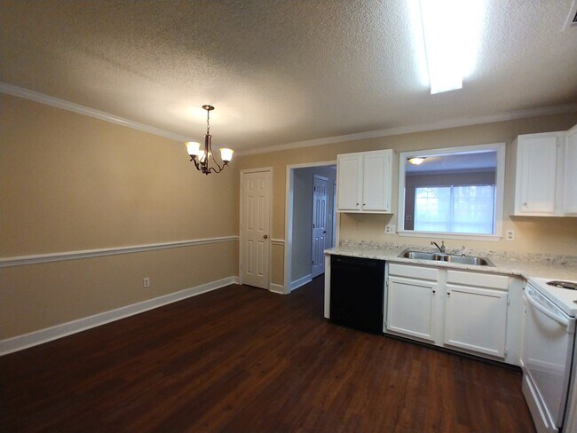 Building Photo - 3112 Fernridge Dr