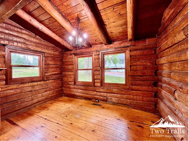 Foto del edificio - 3 BED/2 BATH CABIN NEAR OSCEOLA LAKE