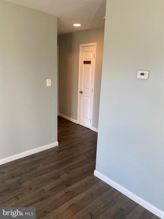 Building Photo - 7101 Donnell Pl