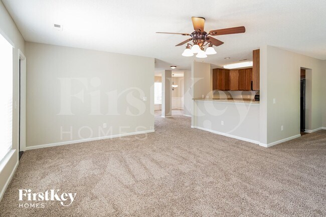 Foto del edificio - 335 Seneca River Dr