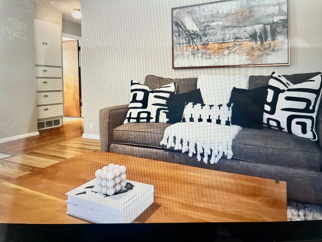 Foto del edificio - 2118 Browning Ave