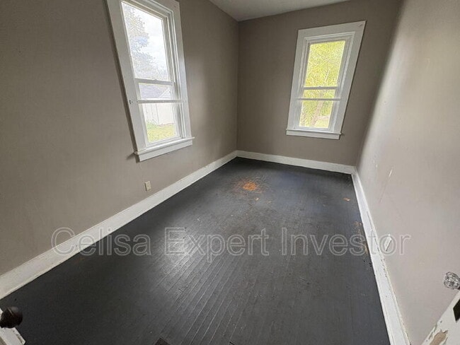 Building Photo - 4013 Hoagland Ave