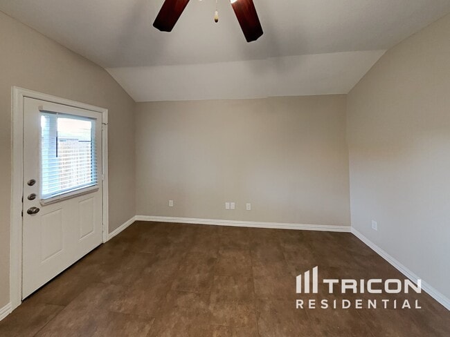 Building Photo - 8409 Cherry Bark Lane Fort Worth TX