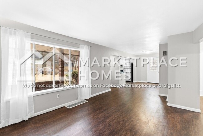 Foto del edificio - 746 Jefferson Rd