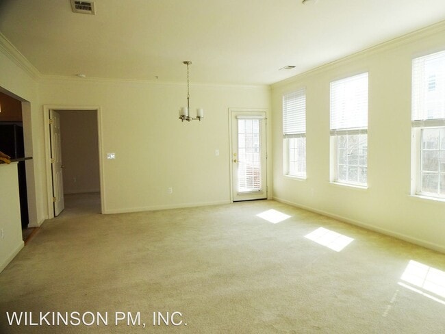 Building Photo - 4950 Brenman Park Dr