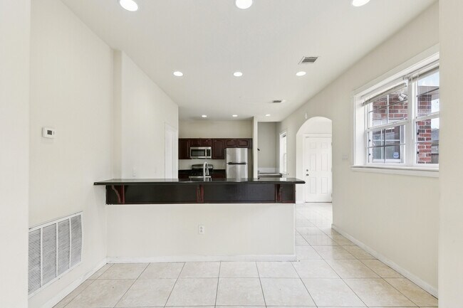 Building Photo - 5832 Willow St