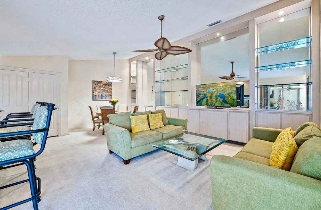 Foto principal - 5302 Red Oak Ct