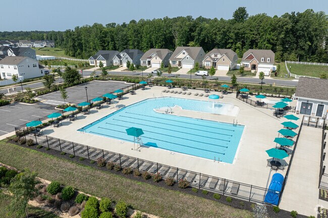 Community Pool - Highlands EVOLV Rental Townhomes