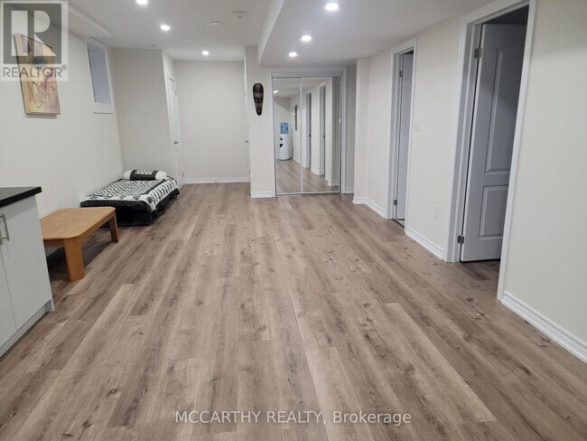 Photo du bâtiment - 6196 County 9 Rd