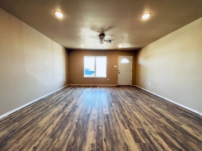 Building Photo - Cozy 3/2/1 in Northeast Lubbock