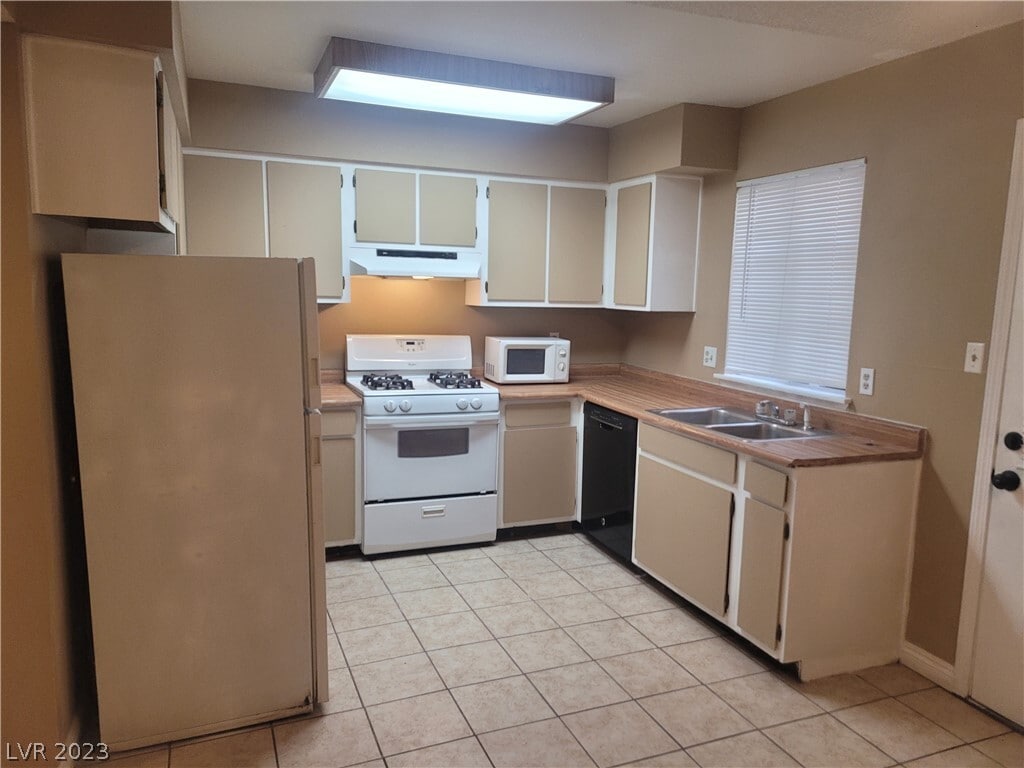 Primary Photo - 7084 Burcot Ave
