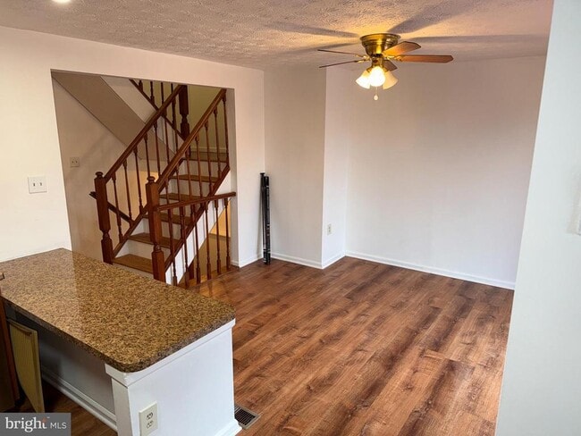 Foto del edificio - 9252 Pirates Cove