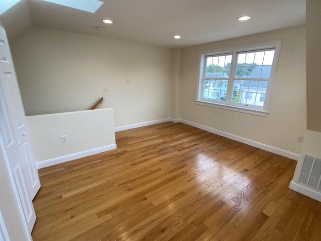 Building Photo - 9 Winthrop Ct