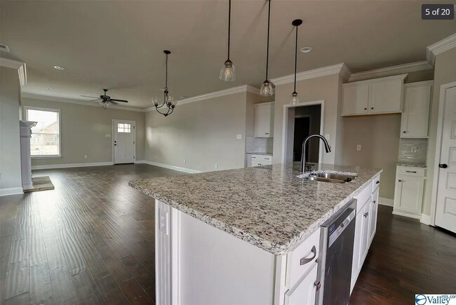 Building Photo - 115 Elledge Farm Dr