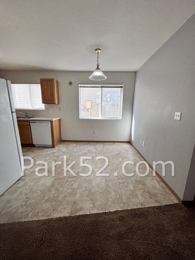 Foto del edificio - 8403 Locust Ave E