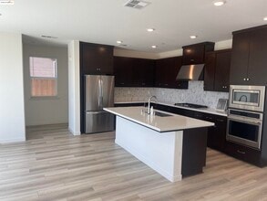 Building Photo - 5444 Spg Mountain Ln