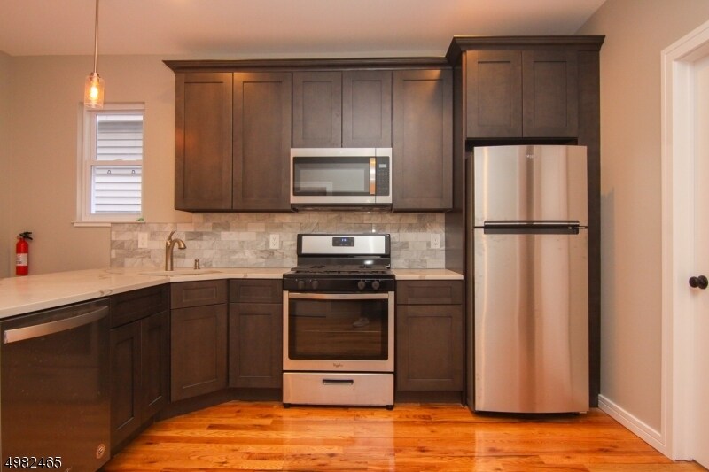 Primary Photo - 682 N 8th St