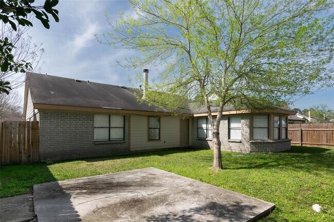 Foto del edificio - 19926 Big Timber Dr