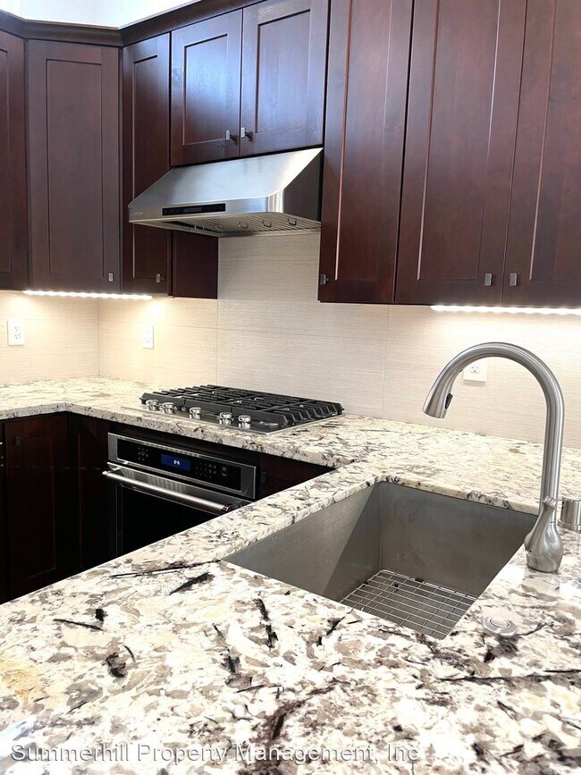 Foto del edificio - 3 br, 2.5 bath House - 565 Front Lane