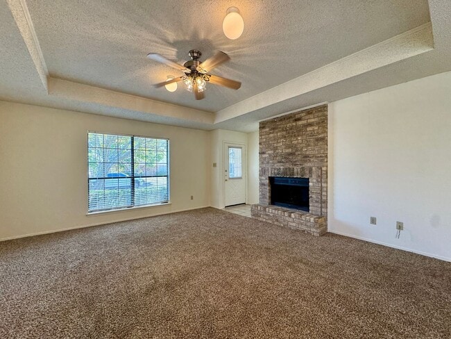 Building Photo - Duplex
