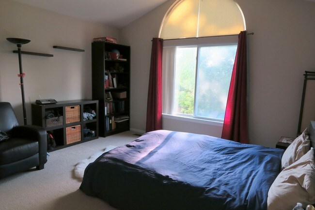 Master Bedroom - 751 Violet Cir