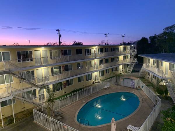Foto del edificio - 5901 Newman Ct