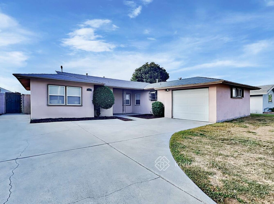 Primary Photo - 9502 Amsdell Ave