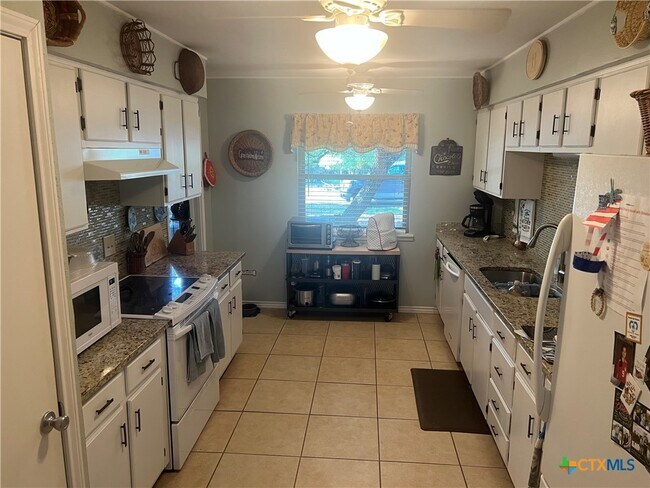 Foto del edificio - 34 Creekside Dr