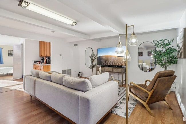 Foto del edificio - 609 Carlsbad St