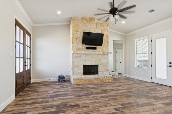 Building Photo - 1610 Newgulf Dr