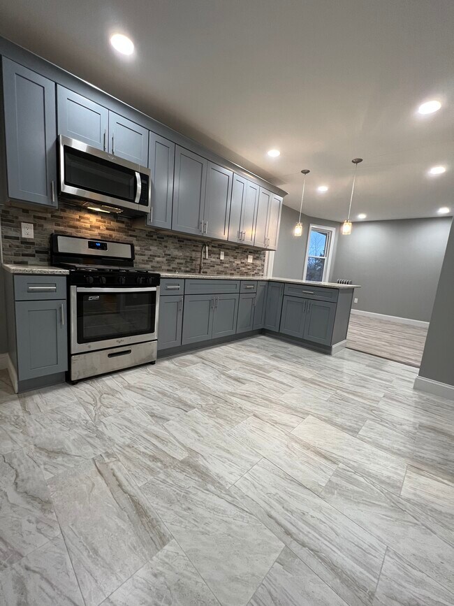 Building Photo - 190 Park St