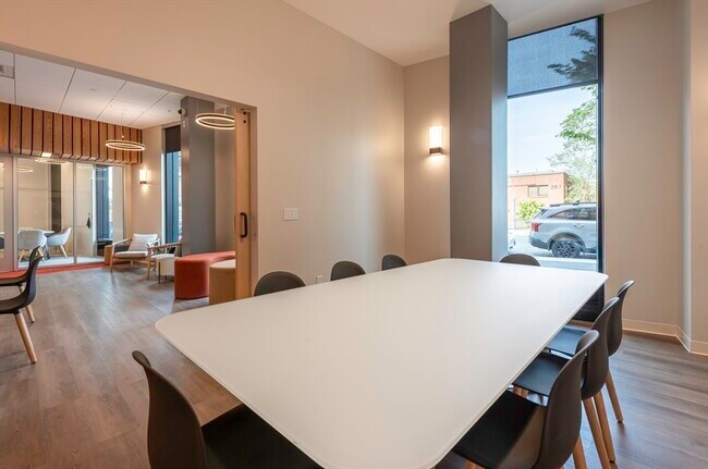 Foto del edificio - 280 Western Ave