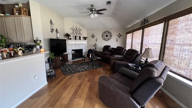 Foto del edificio - 2504 Blue Holly Dr