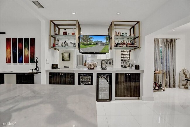 Foto del edificio - 3 br, 2 bath House - 545 NE 13th Ave