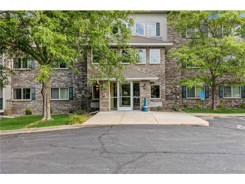 Foto principal - 16520 Tranquility Ct