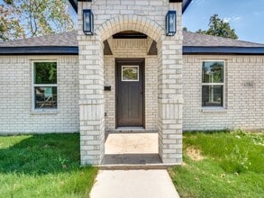 Building Photo - 4220 Hamilton Ave