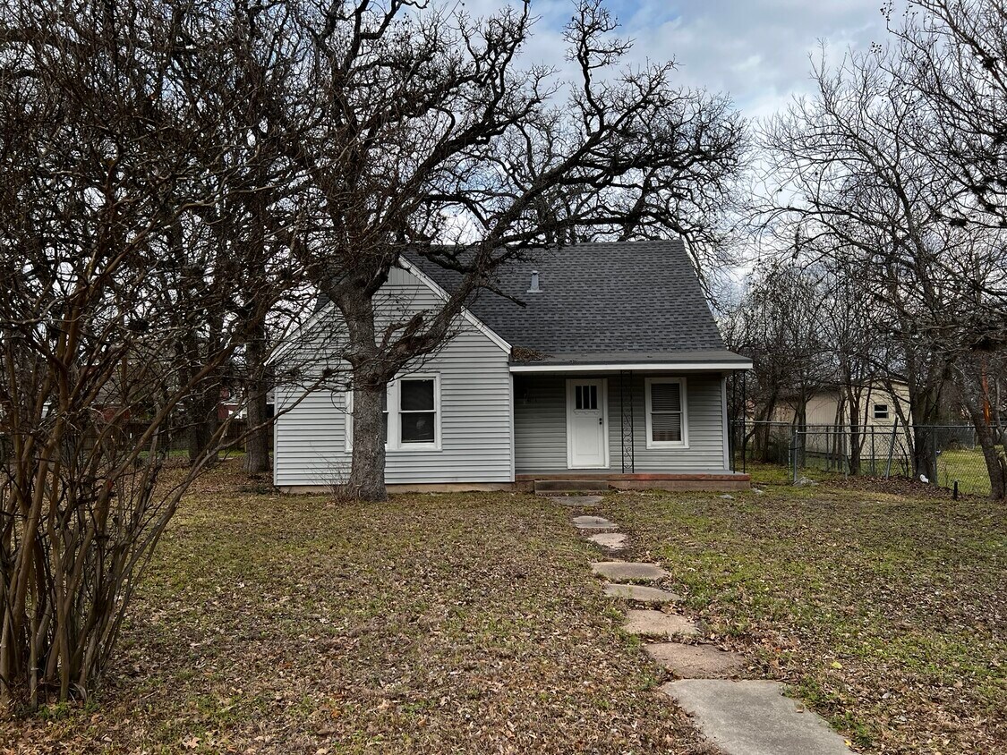 Photo - 4101 College Main St (Bryan, TX)