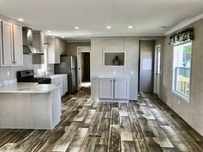 Building Photo - 121 Fernald Dr