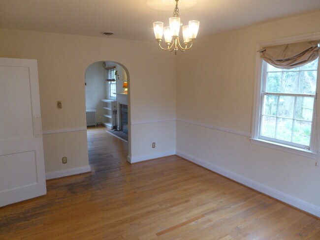 Foto del edificio - 300 Woodbourne Ave