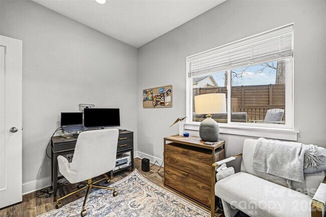 Foto del edificio - 840 E 18th St