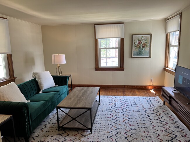 Building Photo - 2751 Horseshoe Pike
