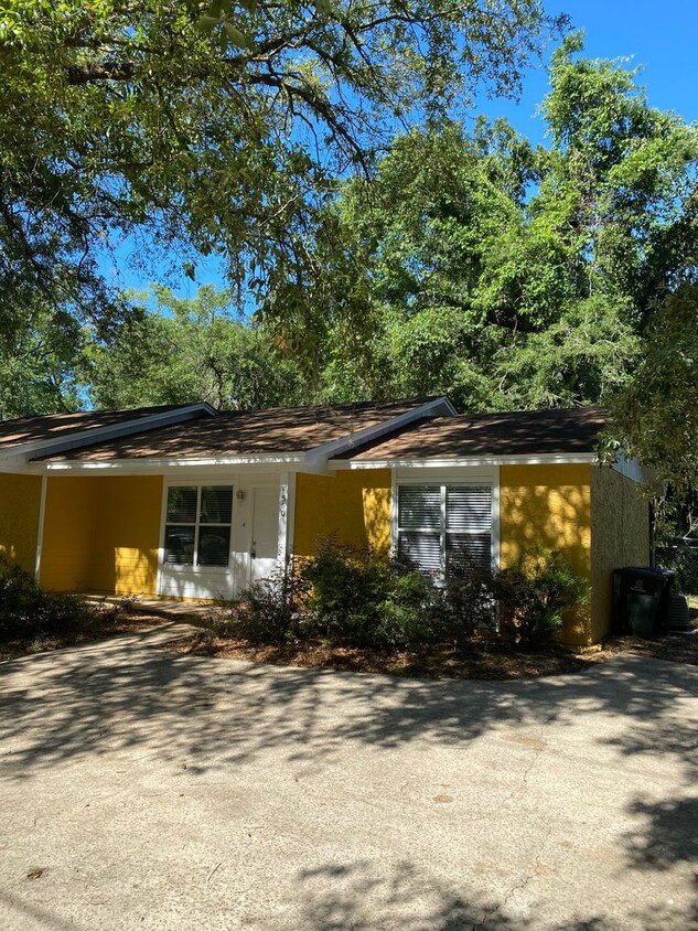 Primary Photo - 2/1 Duplex in NW Tallahassee