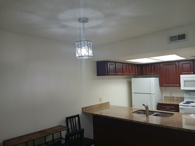 Building Photo - 4810 S Dauphin Ave