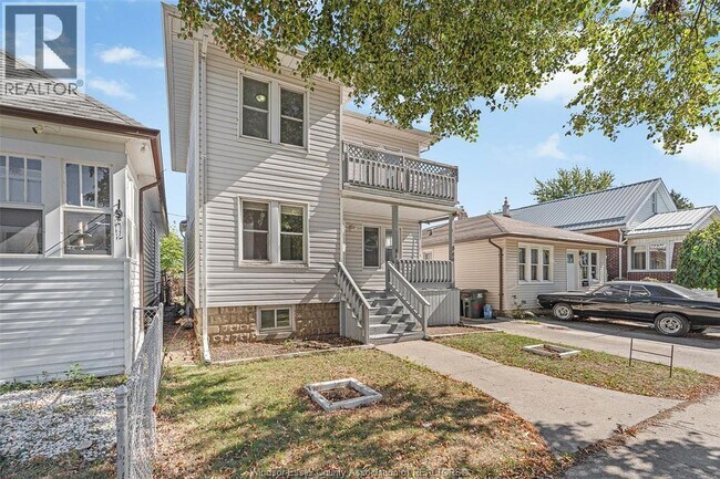 Photo du bâtiment - 842-844 ELLROSE AVENUE