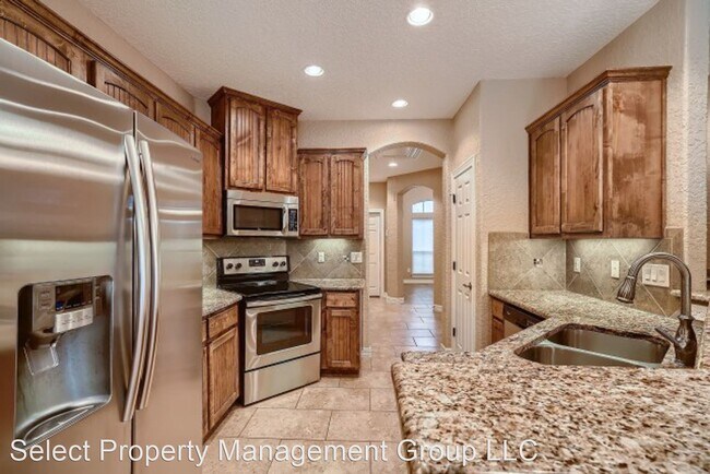 Building Photo - 4 br, 2.5 bath House - 62 Michelangelo